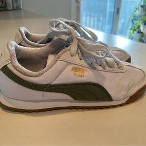 Puma Roma Sneakers White Olive Green Youth US 2C / EU 33 EUC